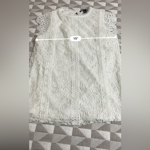 Embroidered White Sleeveless Top‎ - Picture 6 of 6